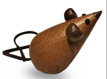 97国际手工实木富贵鼠